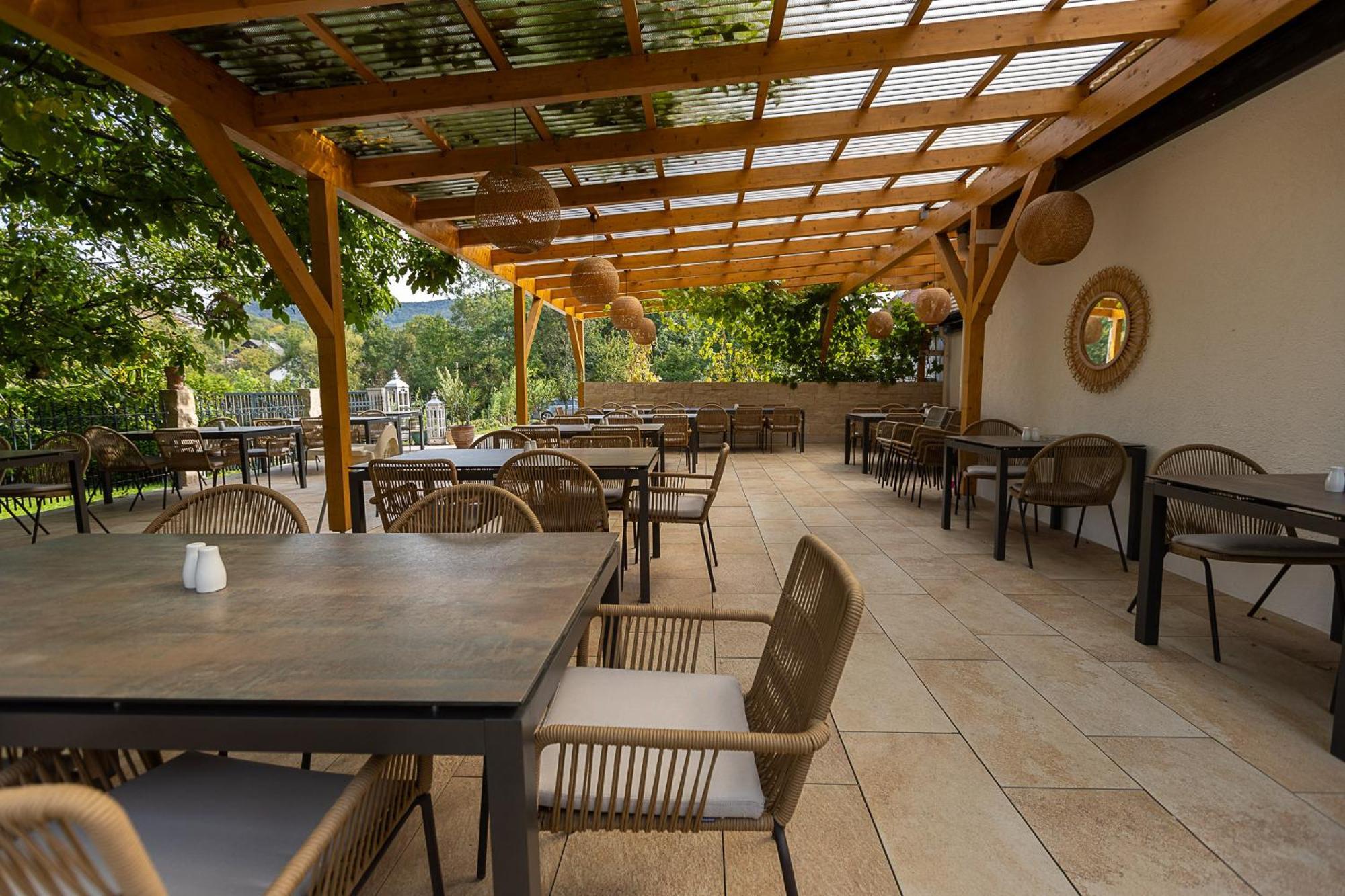 Gasthof Rose รอยท์ลิงเงน ภายนอก รูปภาพ